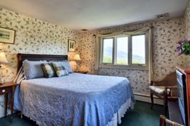 Room 27 of 49