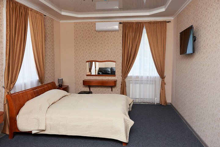 Room 10 of 53