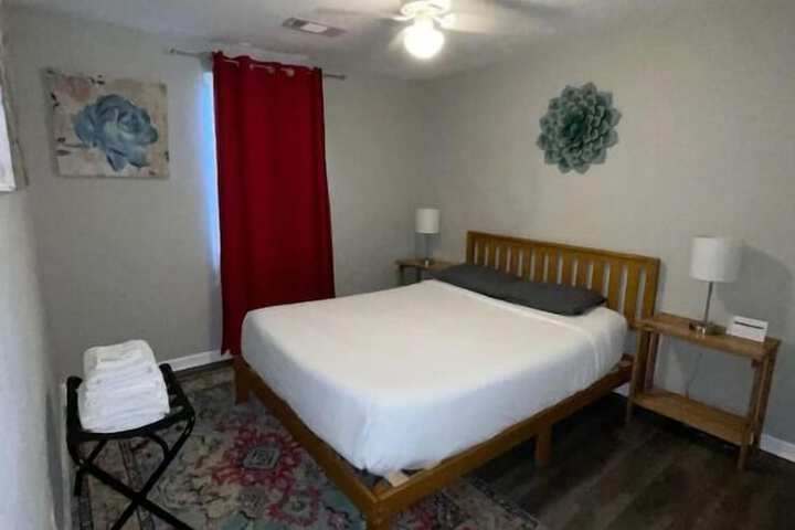 Room 1 of 6