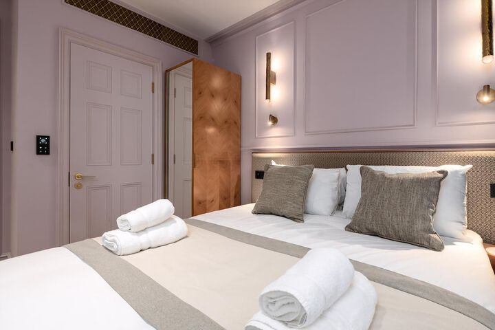 Room 26 of 280