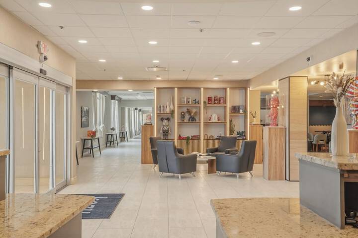 Entrance & Lobby