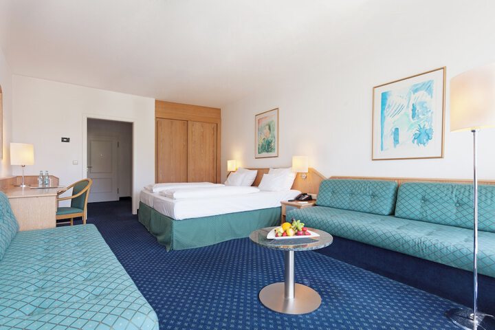 Room 10 of 91