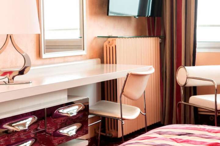 Room 13 of 52