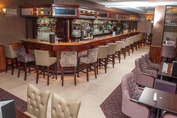 Lounge 45 of 55