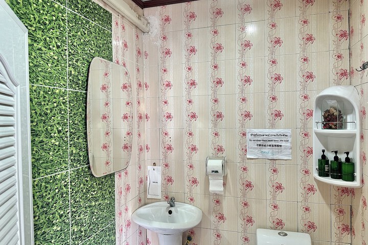 Room 30 of 44