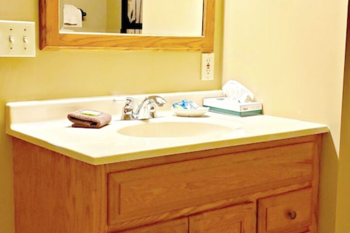 Bathroom sink