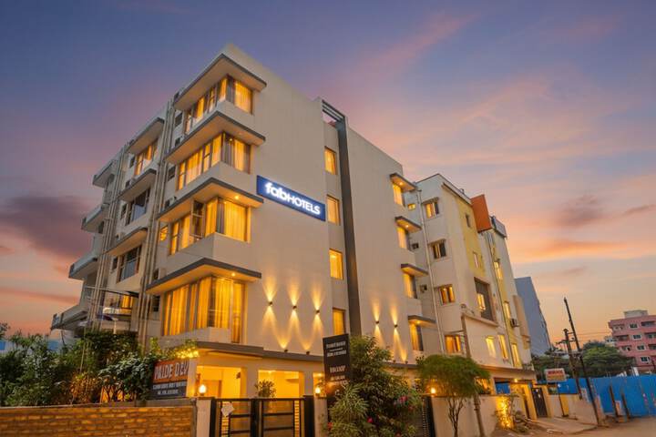 Fabhotel Pride Inn