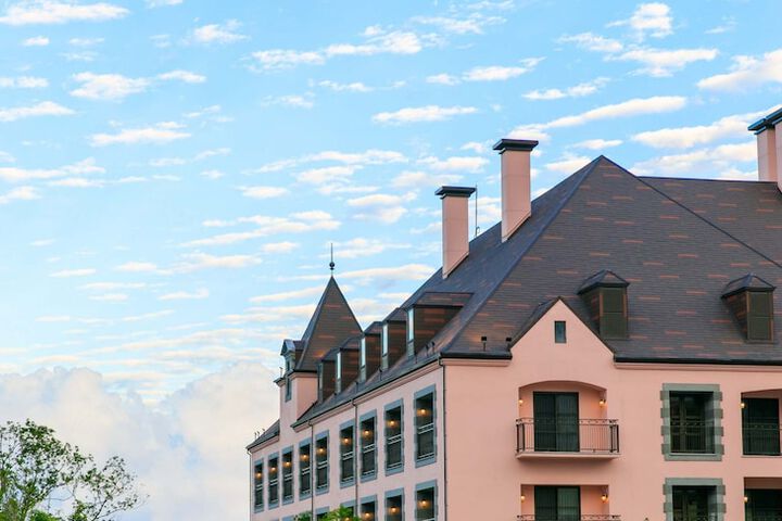 Hotel 203 of 208