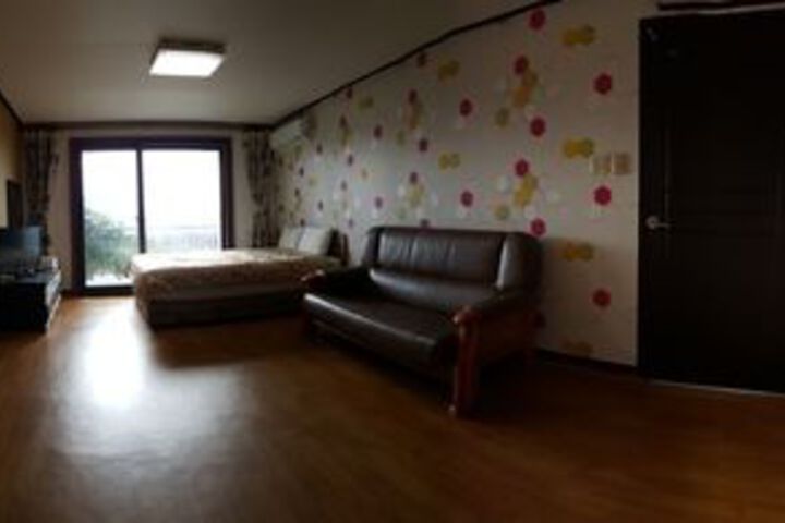 Room 15 of 39