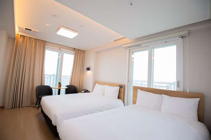 Room 8 of 26