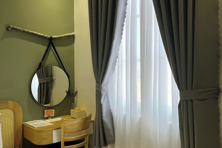 Room 16 of 36