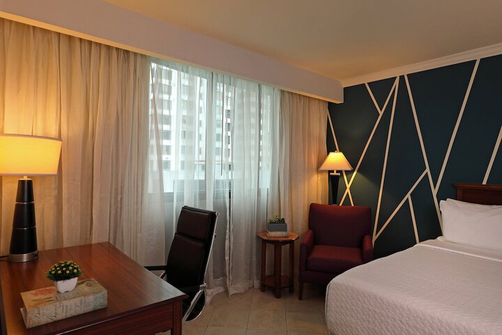 Room 13 of 107