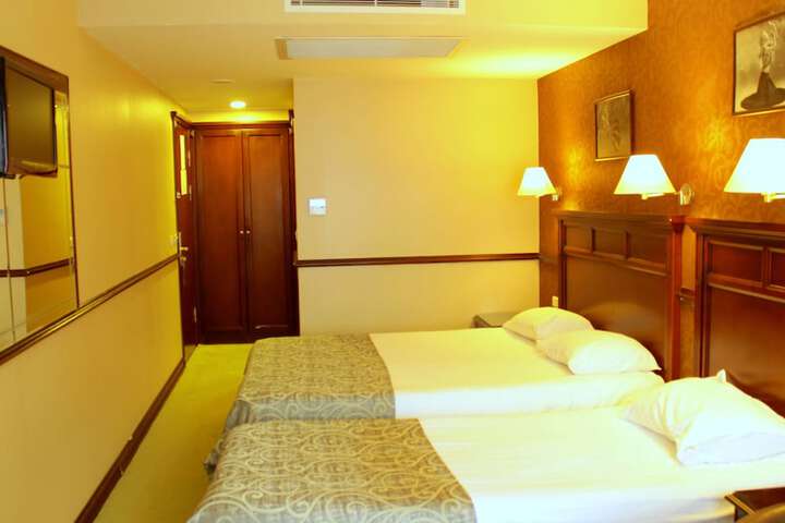 Room 20 of 114