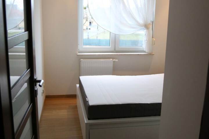 Room 3 of 28