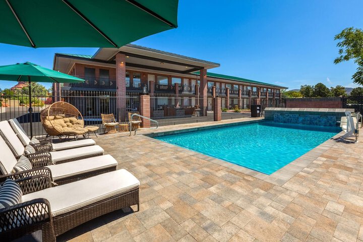 Pool 31 of 59