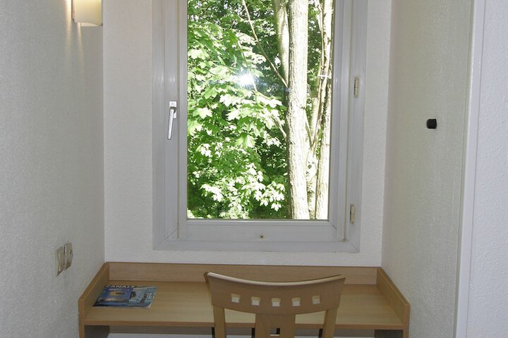 Room 4 of 25