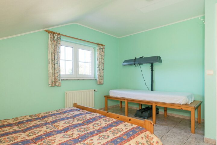 Room 5 of 37