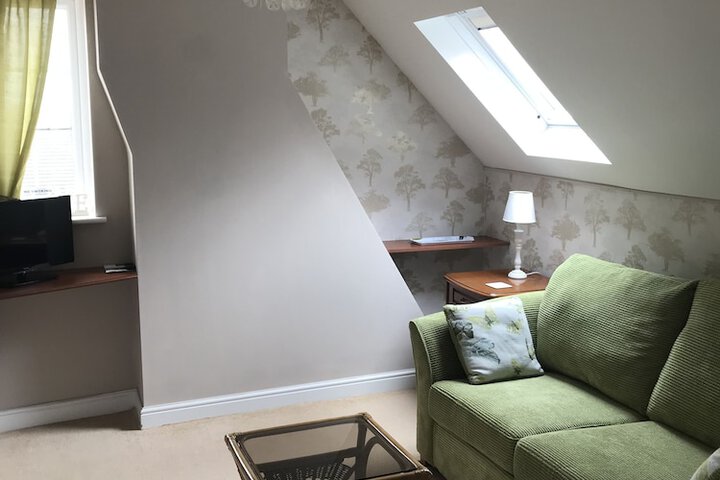 Room 5 of 11