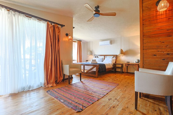 Room 5 of 125