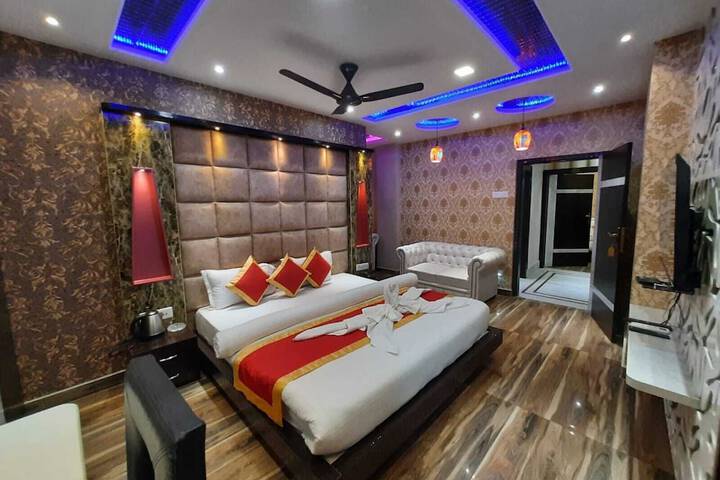 Room 9 of 36