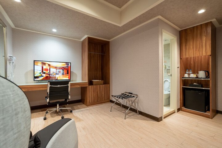 Room 64 of 128