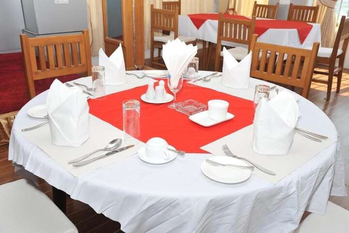 Dining 37 of 47