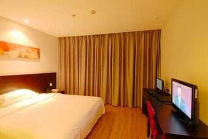 Room 5 of 5