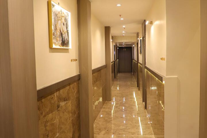 Hotel Interior 11 of 36