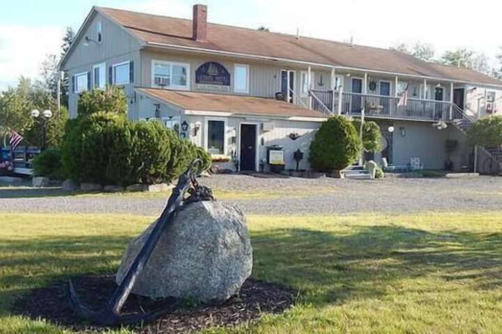 Leonas Motel