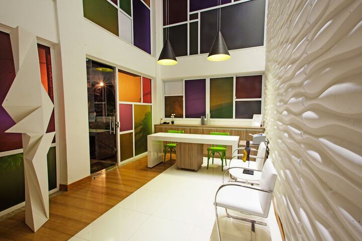 Guest Lobby