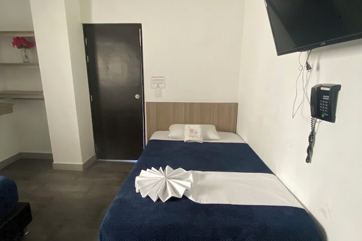 Room 10 of 34