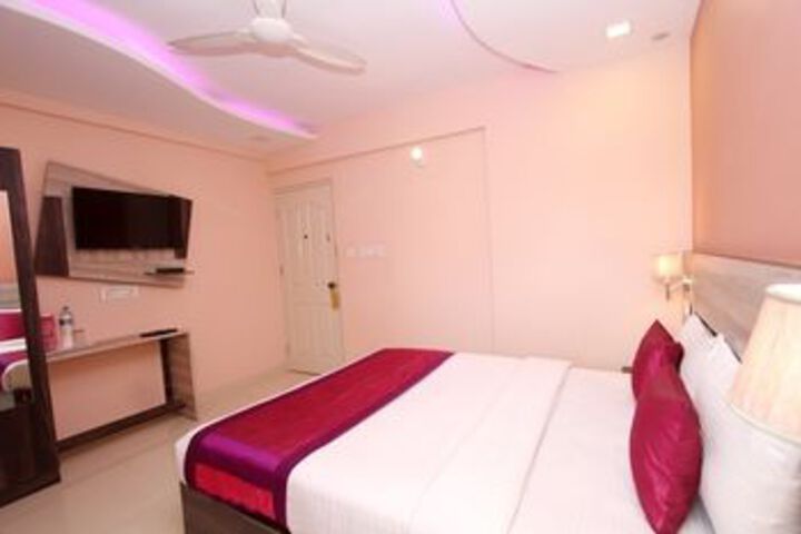 Room 9 of 20