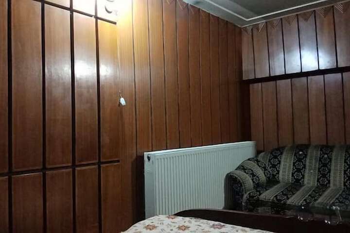 Room 3 of 10