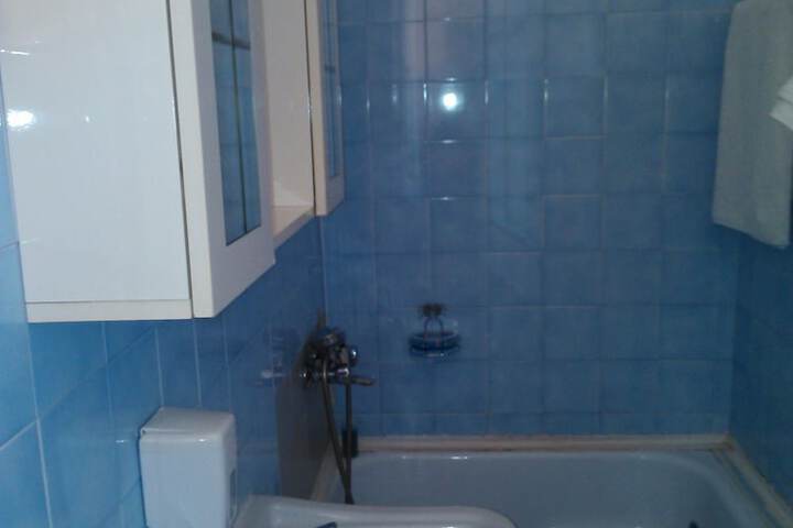 Room 12 of 16
