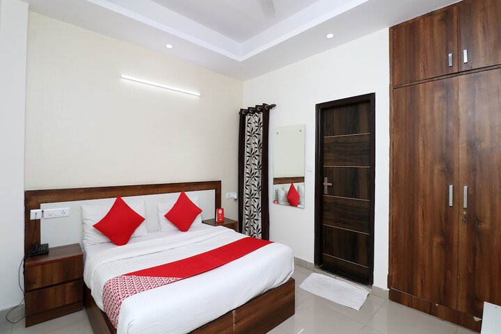 Room 12 of 23