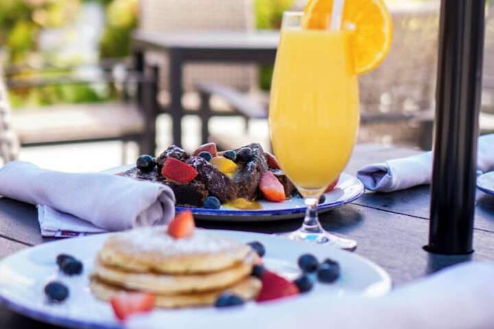 Breakfast/Coffee Service 112 of 158