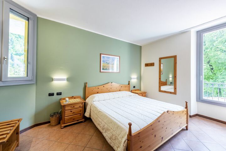 Room 4 of 51