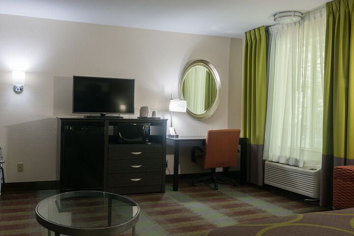 1 King Bed (13 of 17)