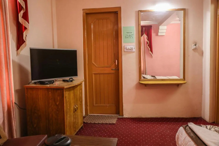 Room 4 of 23