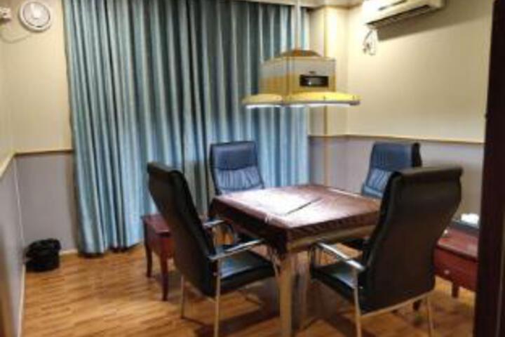Hongsheng Business Hotel(Guangzhou Zhongcun Metro Station)