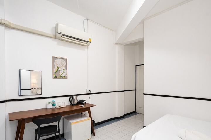 Room 14 of 22