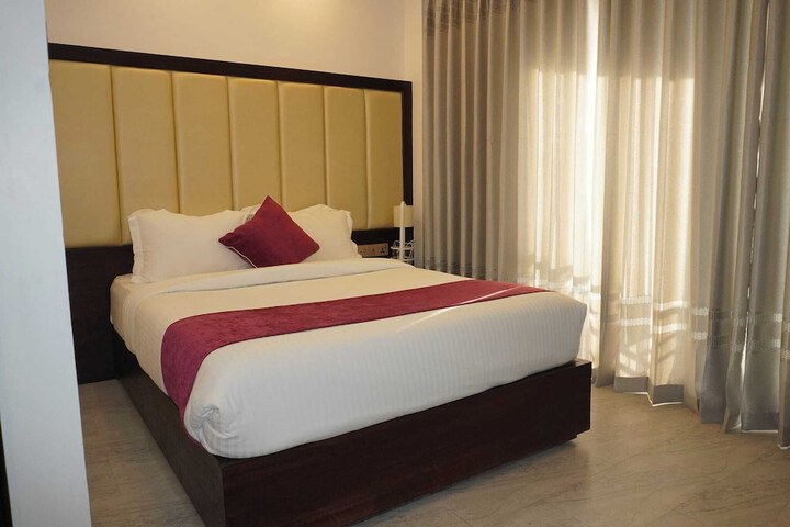 Room 4 of 82