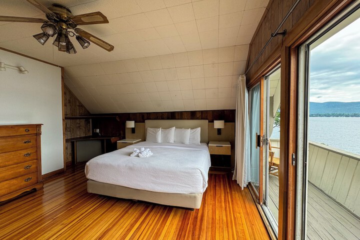 Room 128 of 324