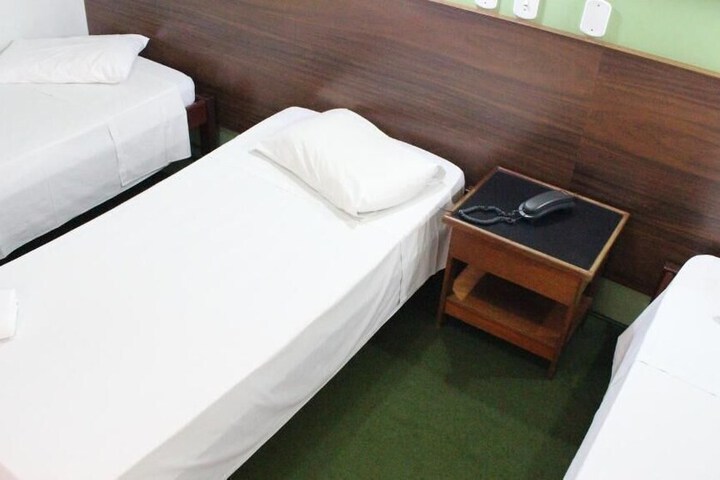Room 6 of 28