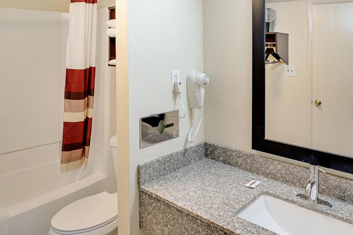Suite King Bed Jetted Tub (2 of 6)