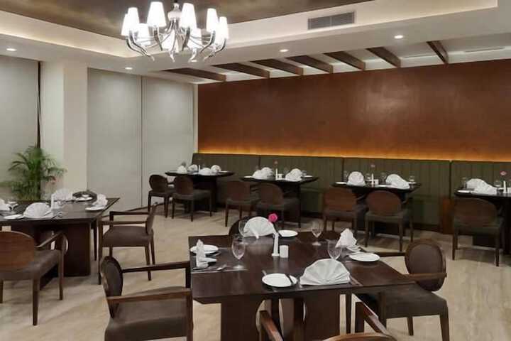 Dining 36 of 75