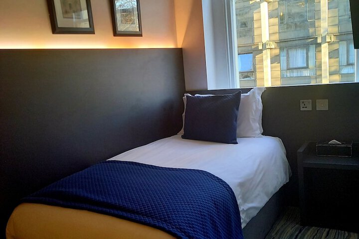 Room 40 of 69