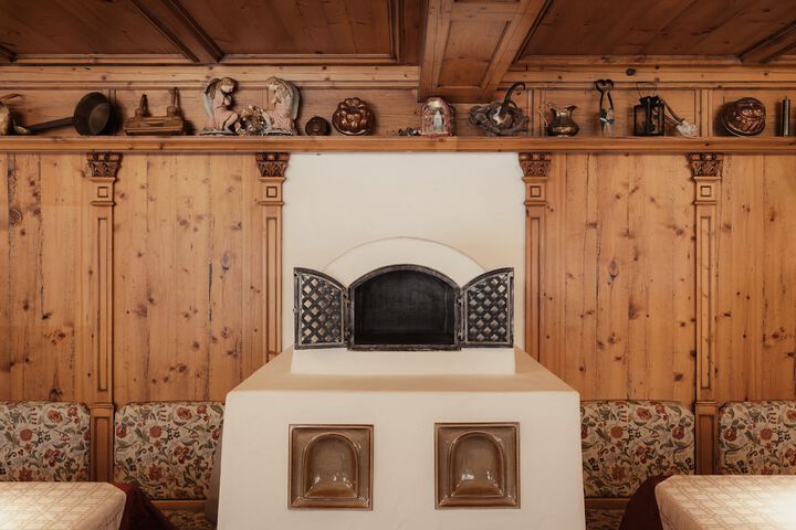 Lounge 80 of 87