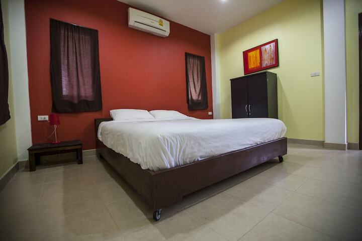 Room 2 of 31