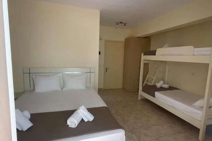 Room 2 of 88